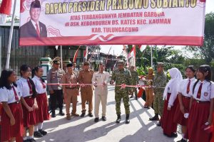 Resmikan Jembatan Garuda, Dandim Tulungagung: Program Presiden Prabowo Harus Dijaga dan Dimanfaatkan Sebaik-baiknya